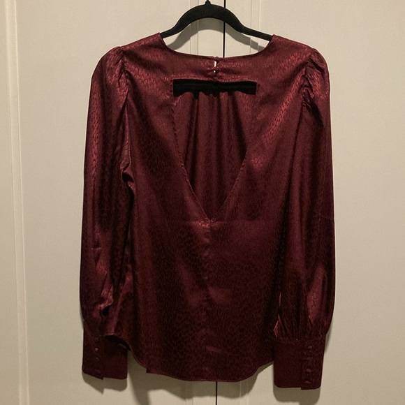 BNWT RW&CO satin burgundy blouse with cut out back - Picture 5 of 6